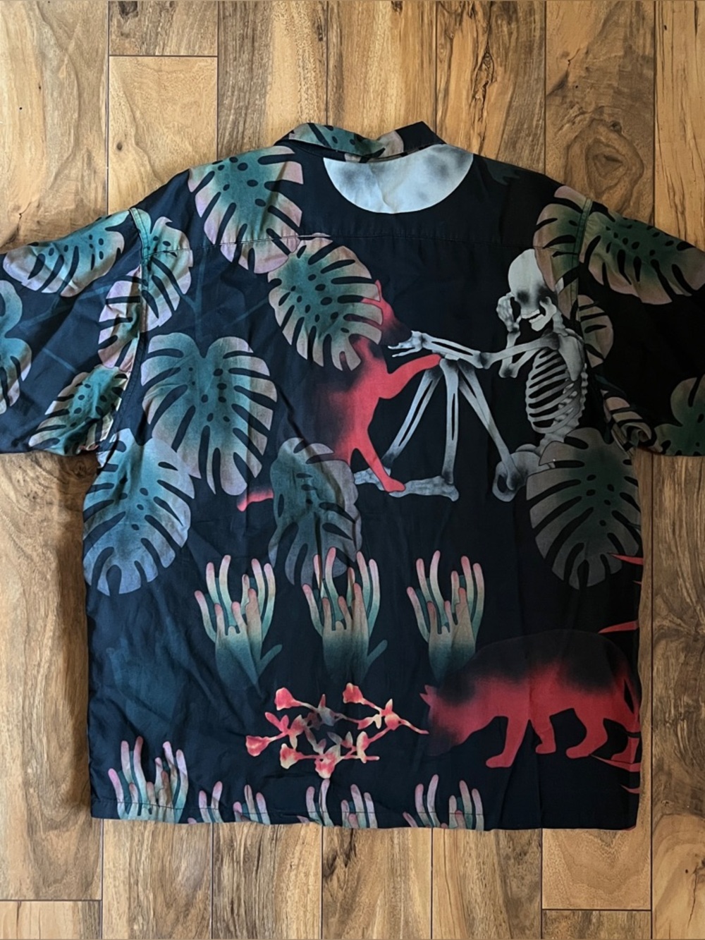 Market Vision Quest Button Down Shirt - Picture 2 of 3